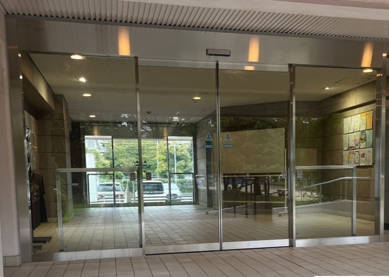 エントランス扉自動ドア化工事 - 千葉の防水工事・リニューアル工事・大規模修繕工事|株式会社日東